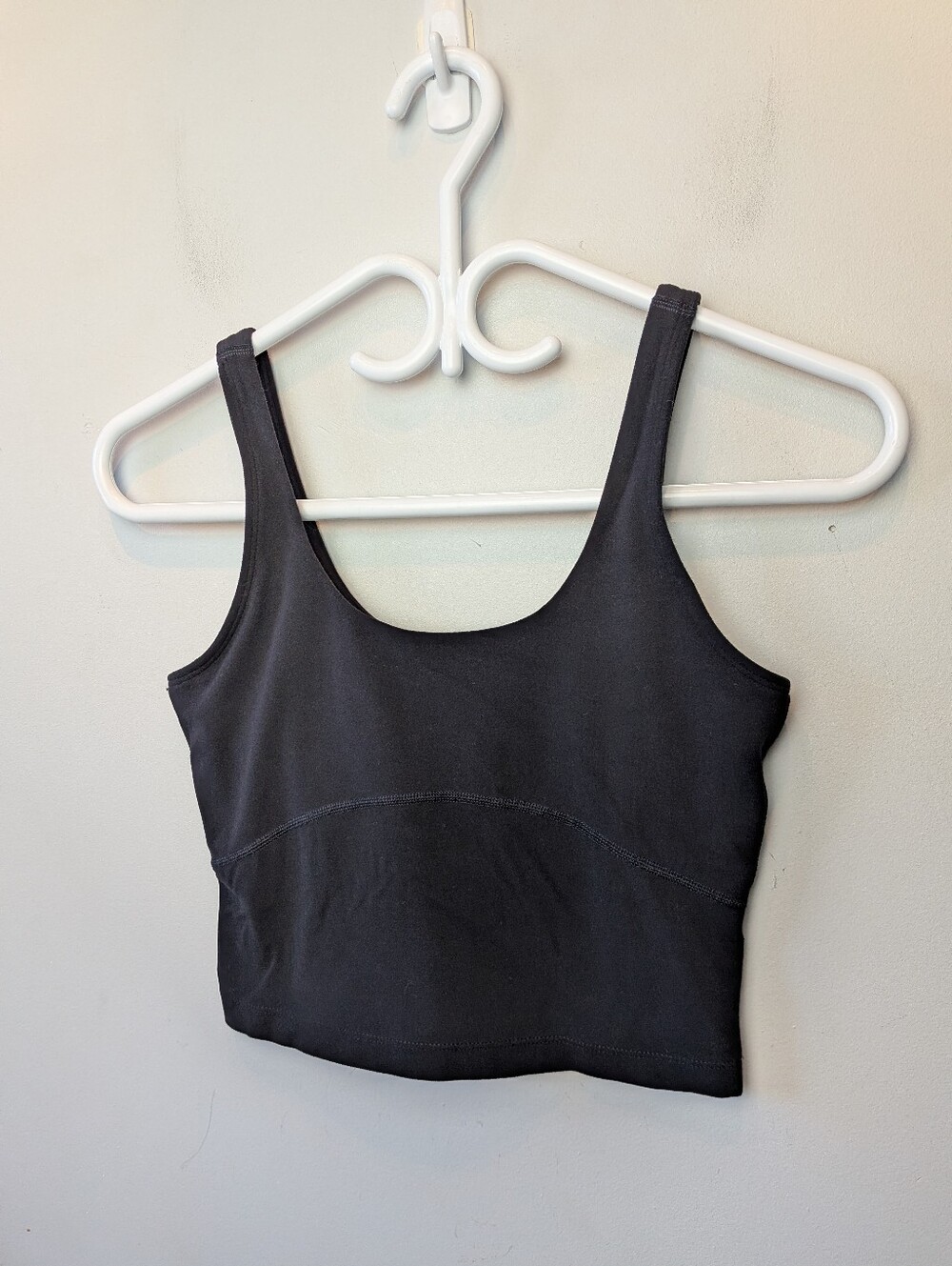 ARITZIA TNACTION Sports Top Crop Black Size Small Stretch Activewear
